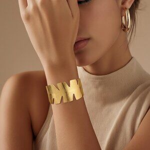 Stainless Steel Bangle Waterproof & Fade-Resistant w/Plating Hypoallergenic